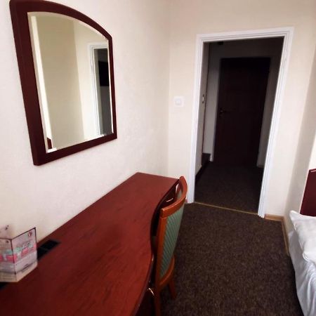 Dom Turysty Sanok Aparthotel Eksteriør bilde