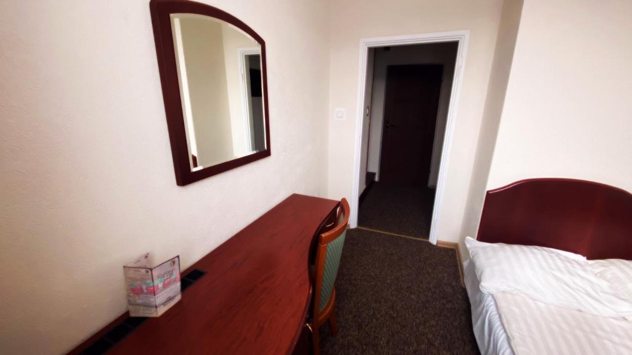 Dom Turysty Sanok Aparthotel Eksteriør bilde