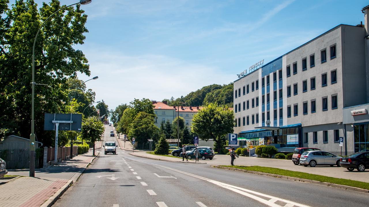 Dom Turysty Sanok Aparthotel Eksteriør bilde